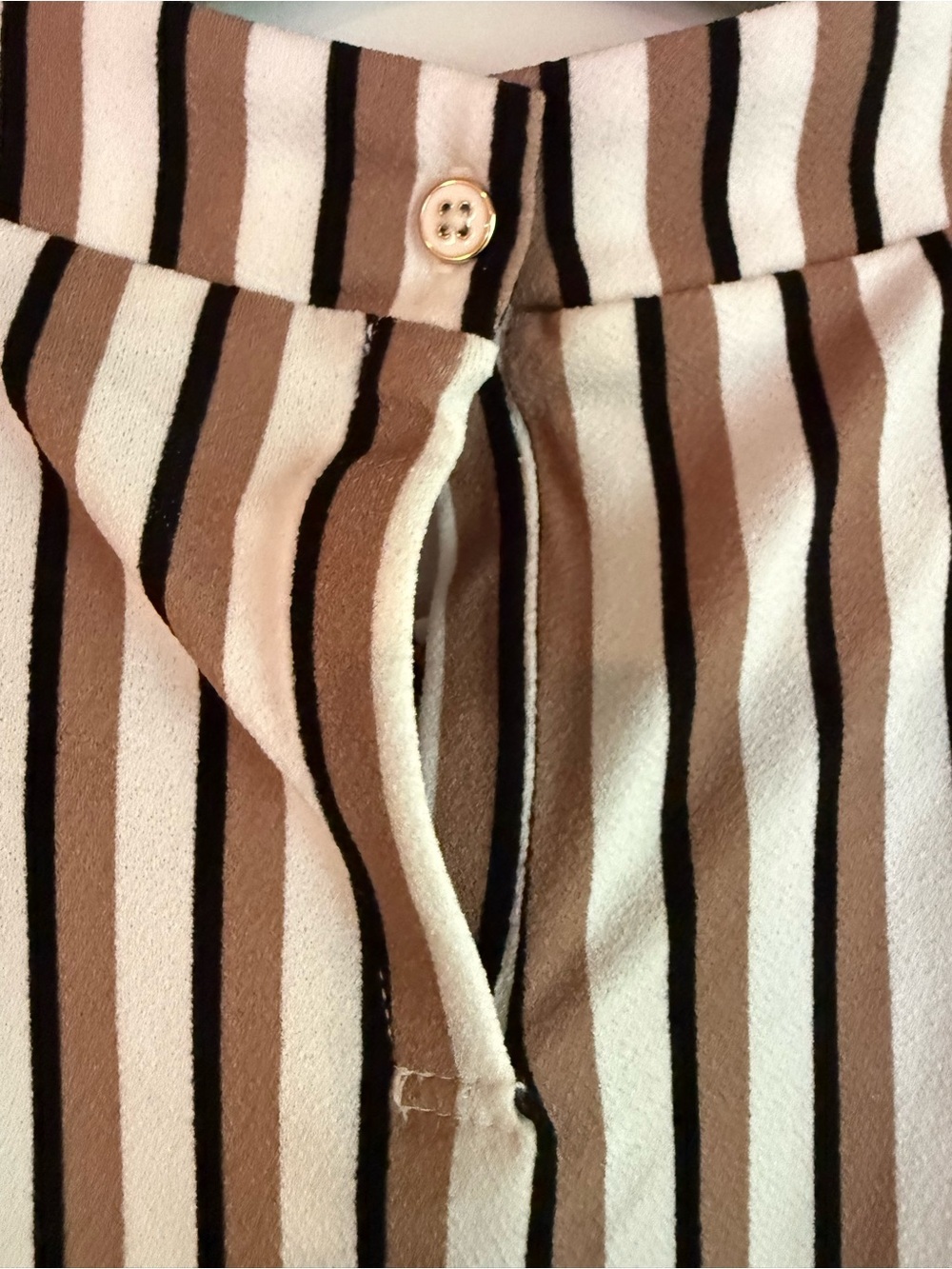 Adrianna Papell Ruffle Mock Neck Striped Blouse. Size large, new with tags - Picture 5 of 7